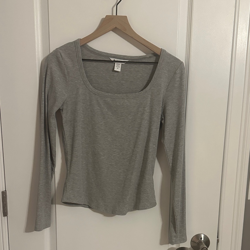 Athleta Light Gray Long Sleeve Tee